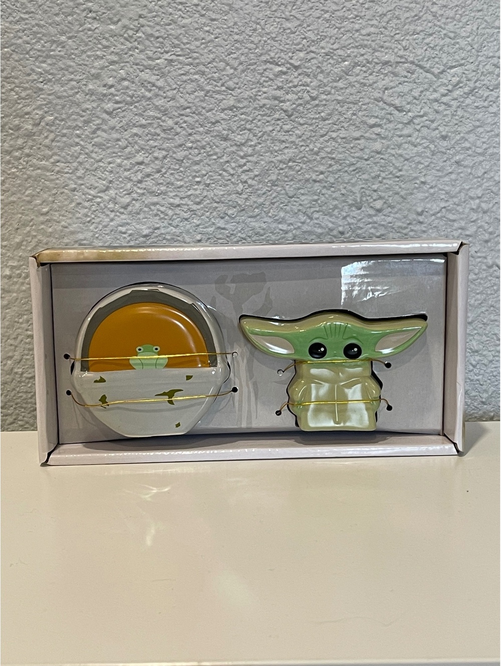 Star Wars The Mandalorian Salt & Pepper Shakers Set